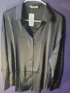 R Large Chigant Womens Black Long Sleeve Satin-finish Collared Blouse